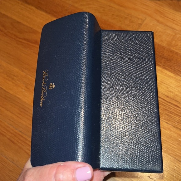 Brooks Brothers eye or Sunglass case, Navy magnetic closure - Picture 3 of 5